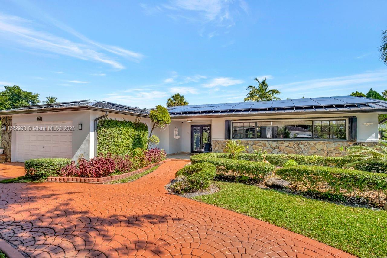 7253  Loch Ness Dr  For Sale A11382998, FL