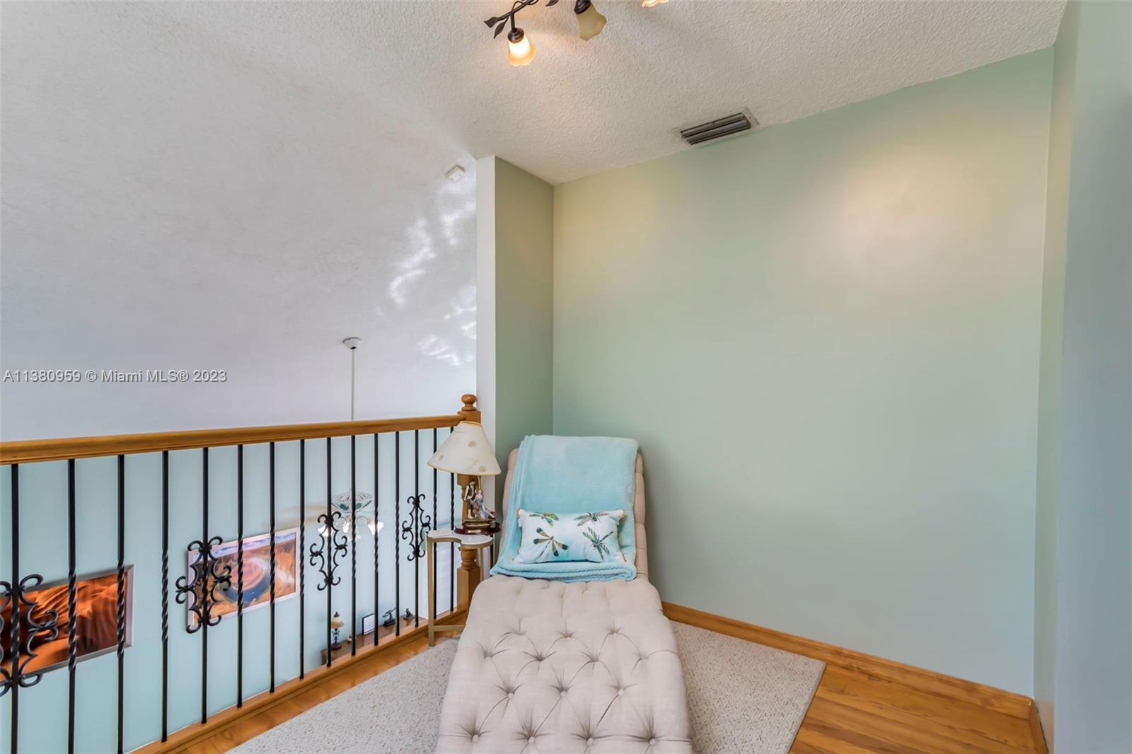 Listing Photo 19