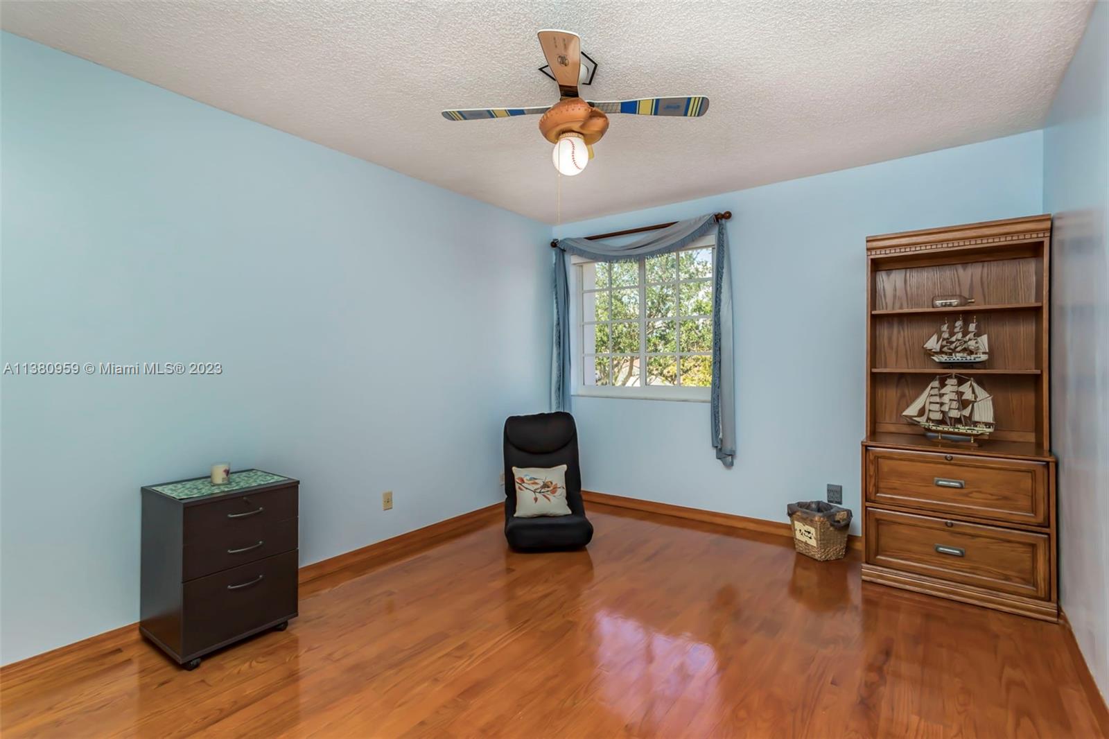 Listing Photo 22