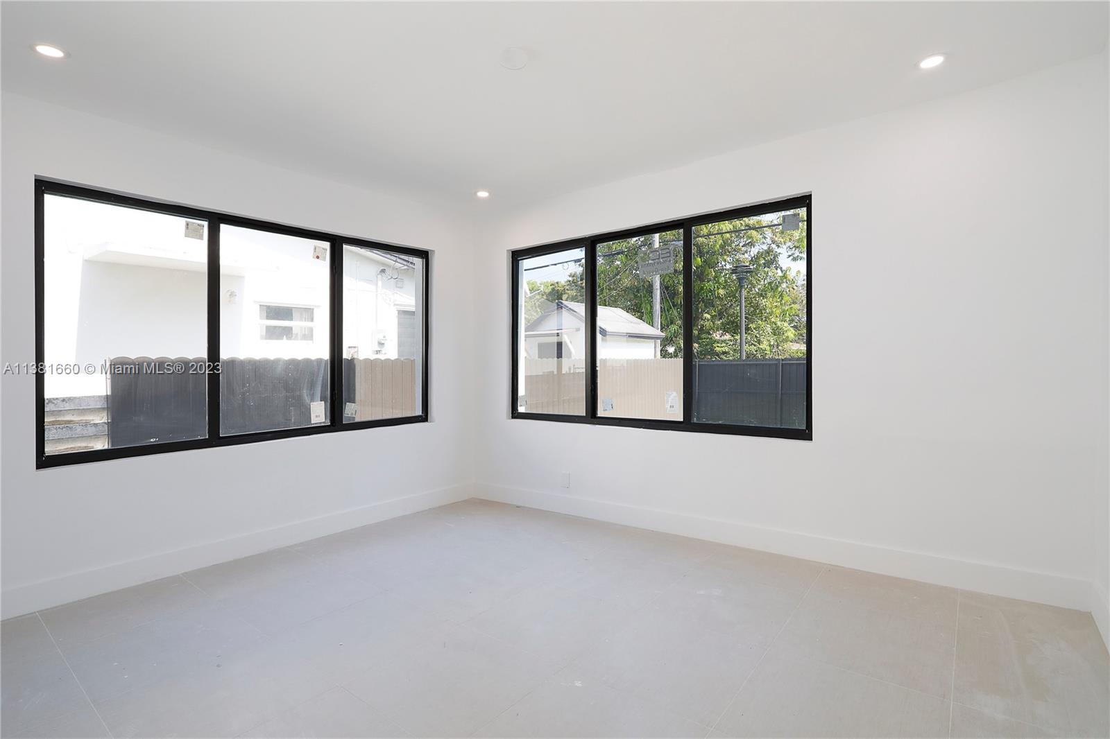 Listing Photo 14