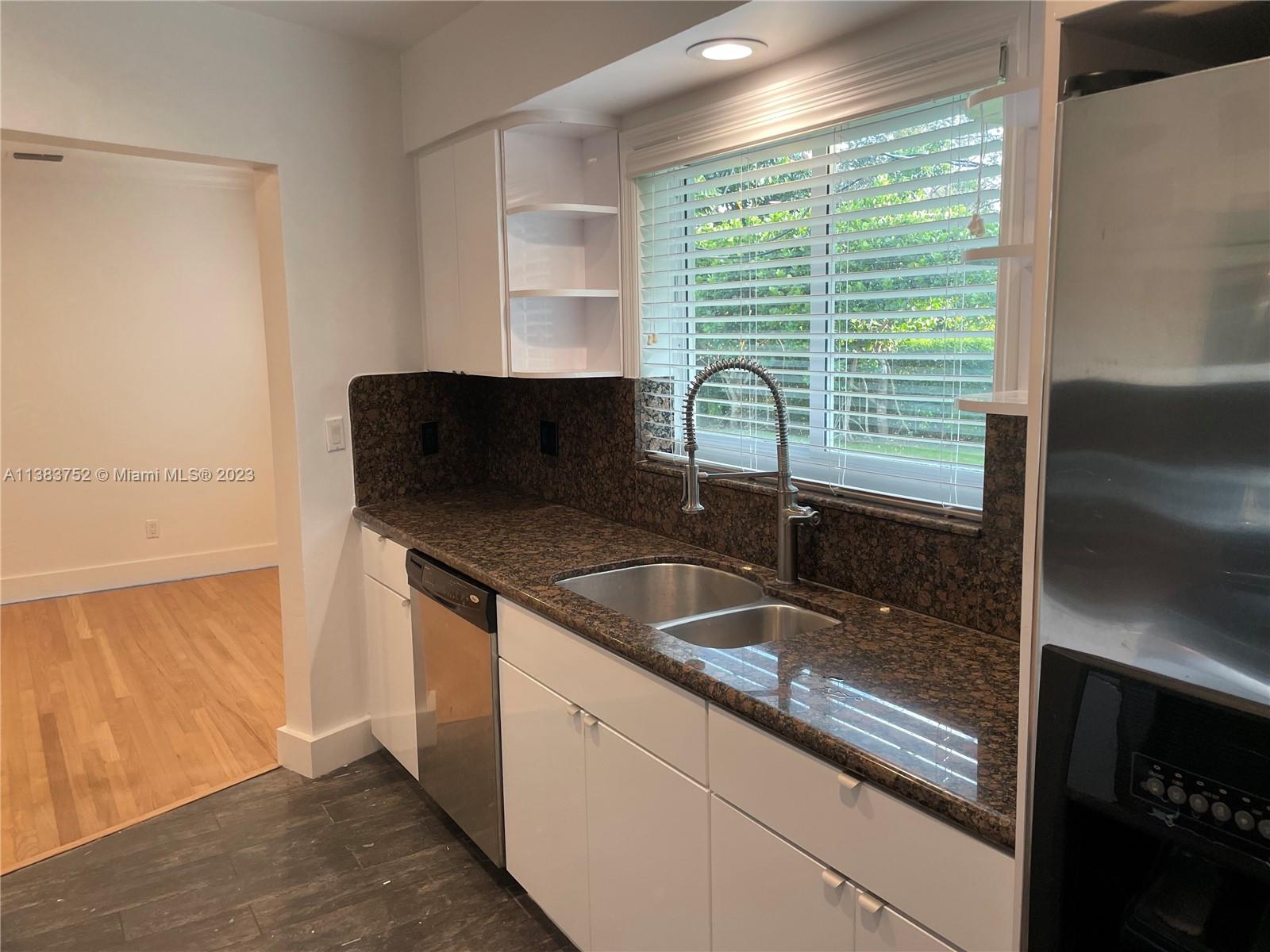 Photo 18 of 1244 S Alhambra Cir in Coral Gables - MLS A11383752