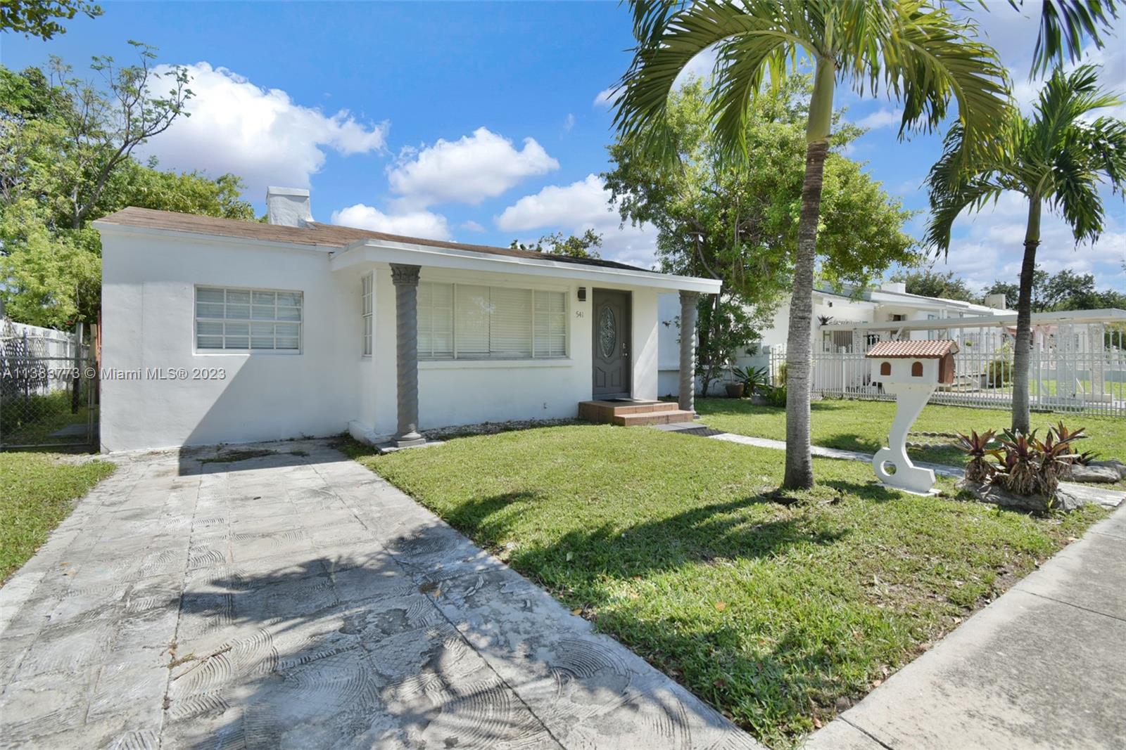 Listing Photo 10