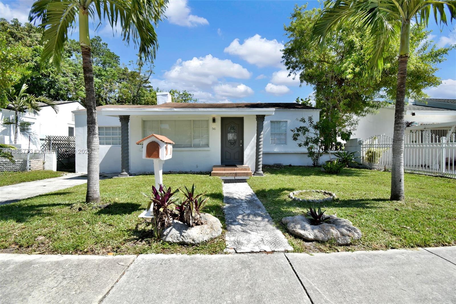 Listing Photo 11