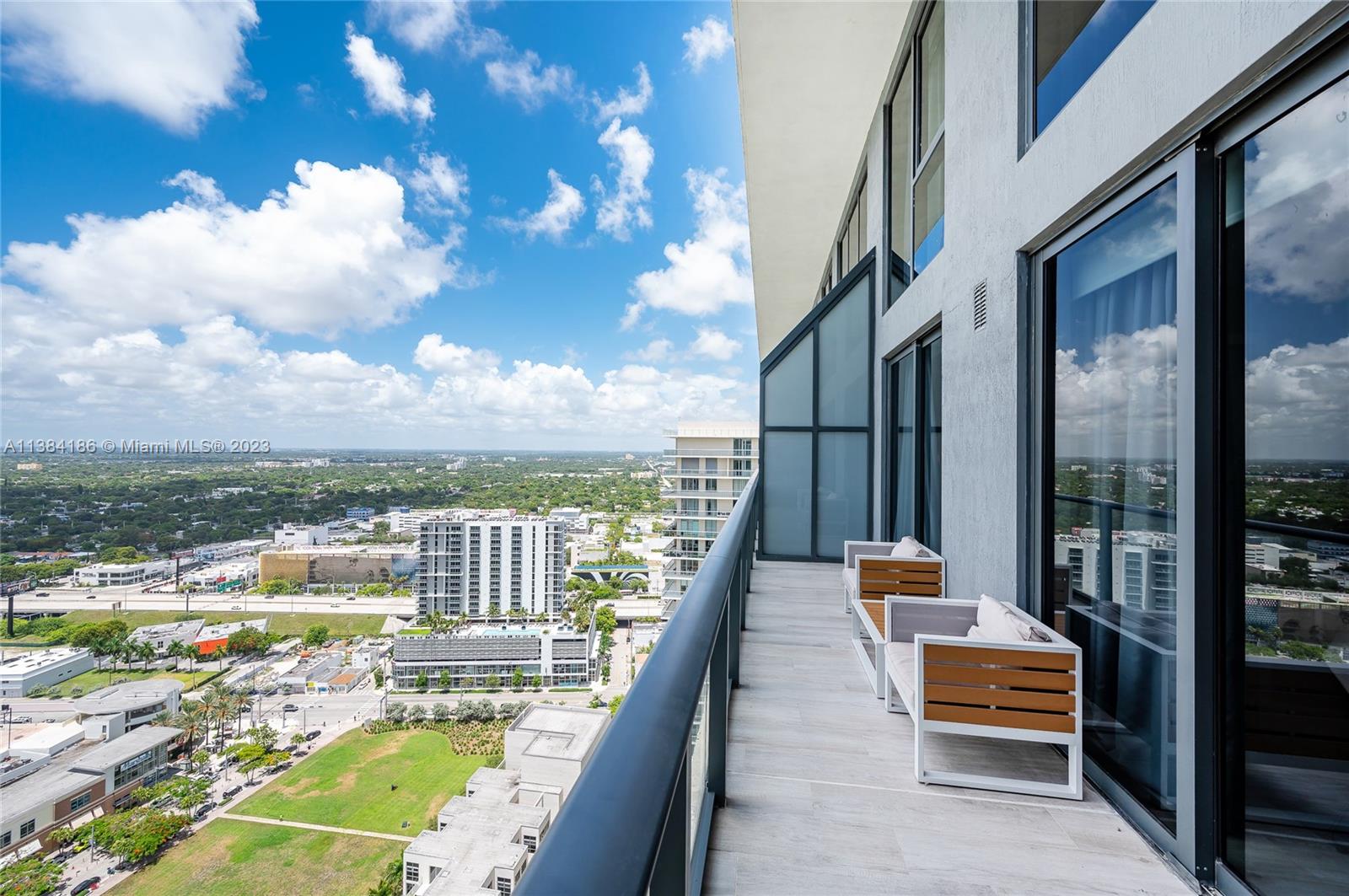 Photo 2 of 3401 Midtown Condo Apt PH3215 in Miami - MLS A11384186