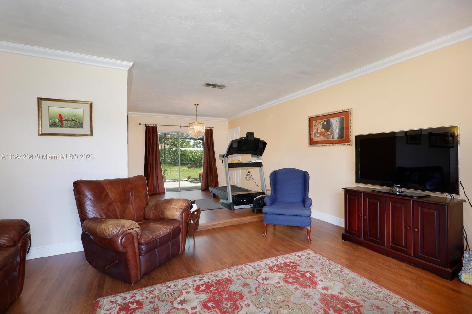 Listing Photo 14