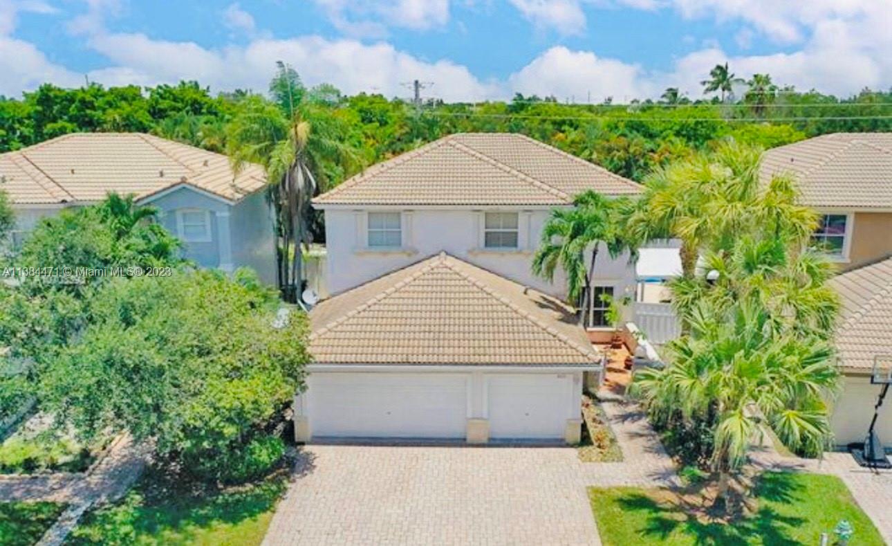 4925 SW 35th Ter  For Sale A11384471, FL