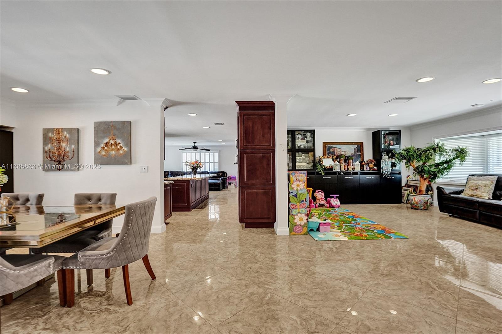 Listing Photo 8
