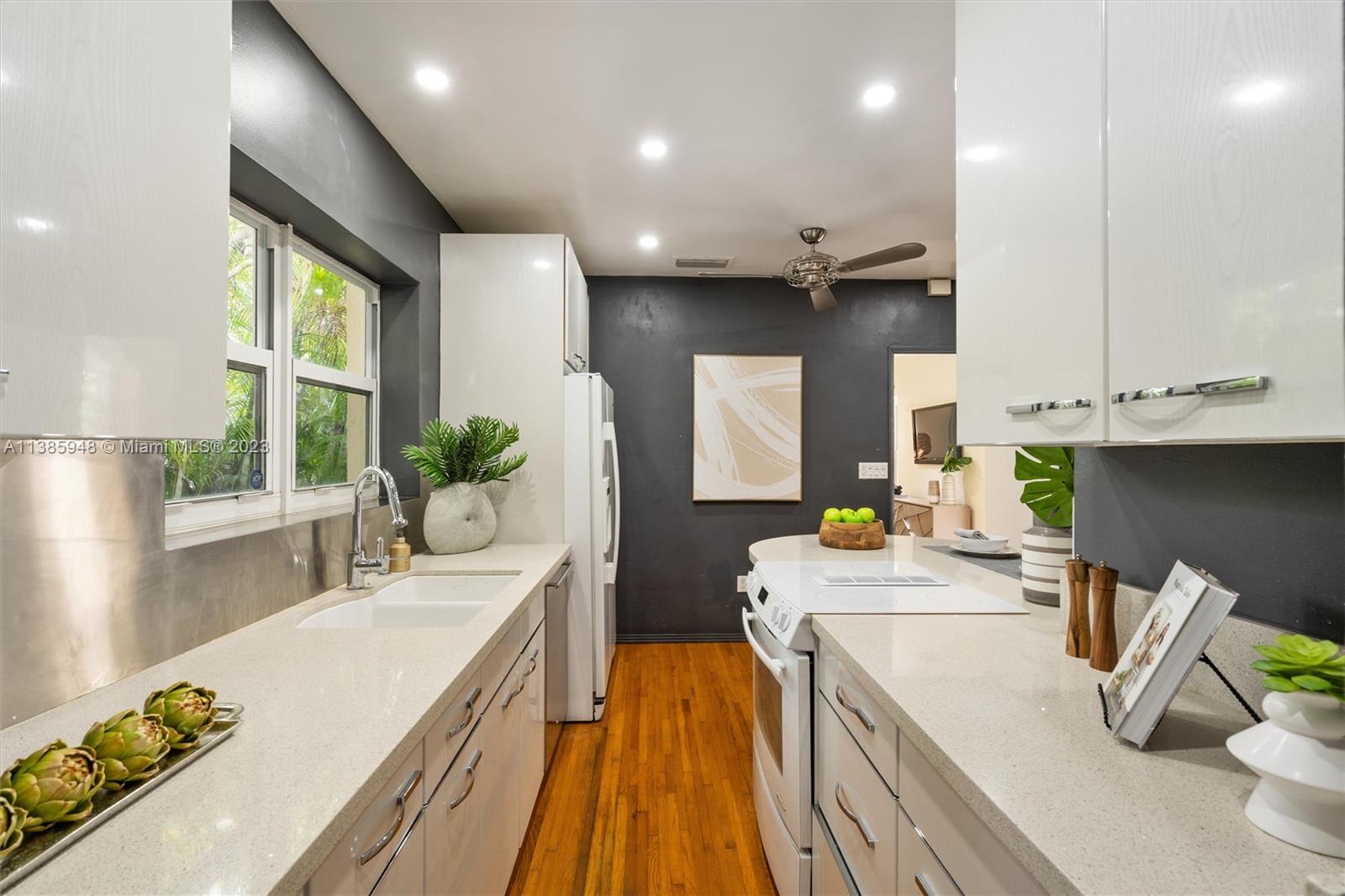 Listing Photo 11