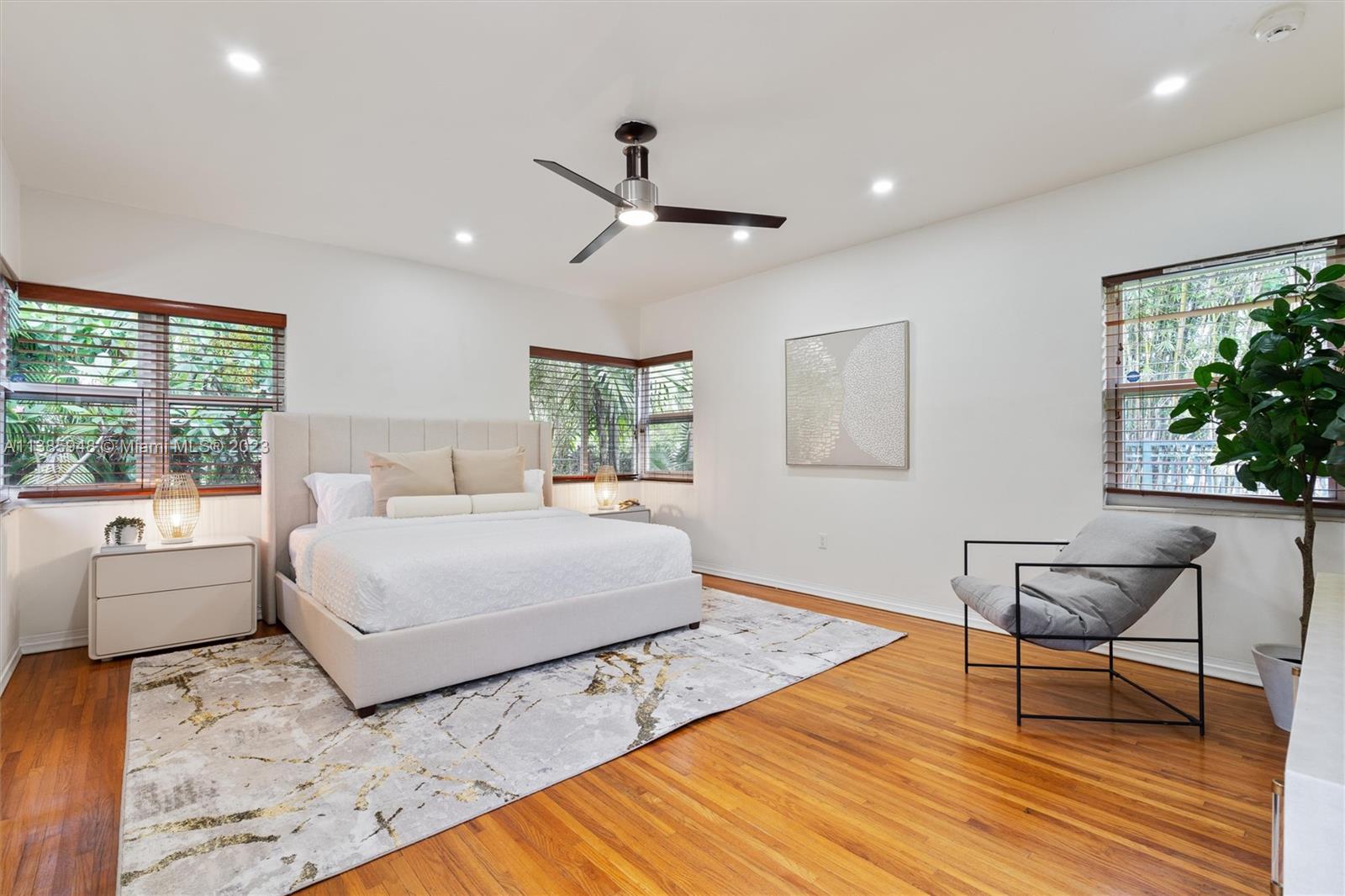 Listing Photo 12