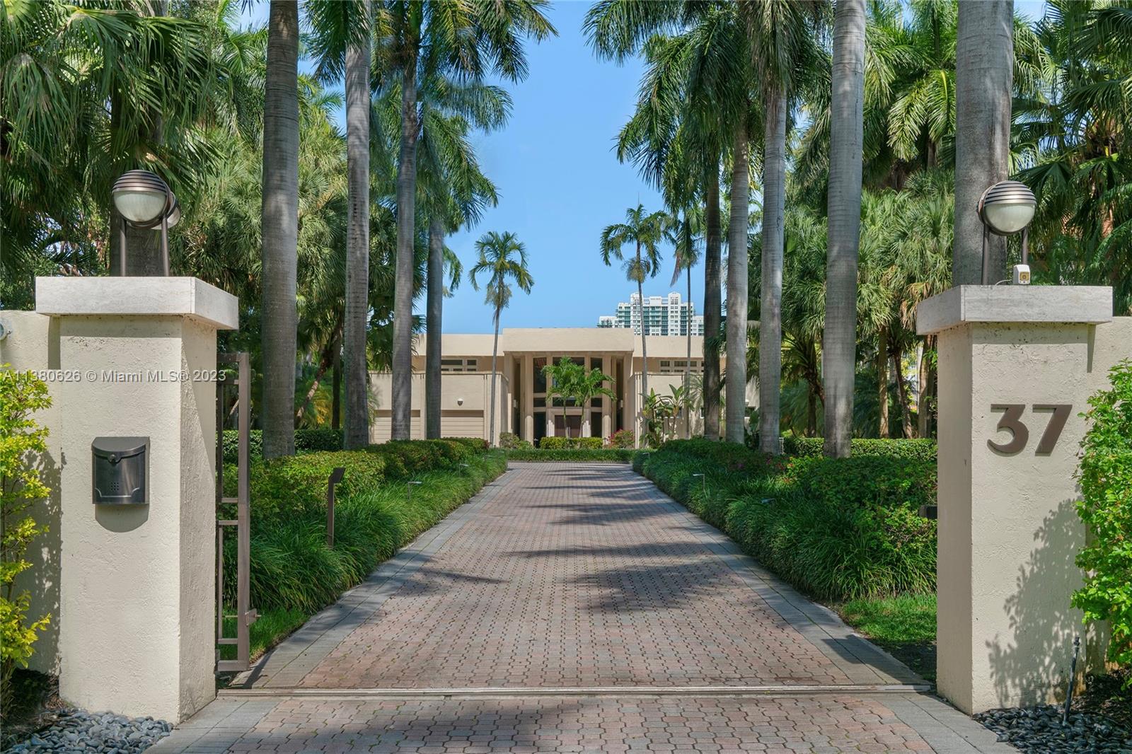 37  Star Island Dr  For Sale A11380626, FL