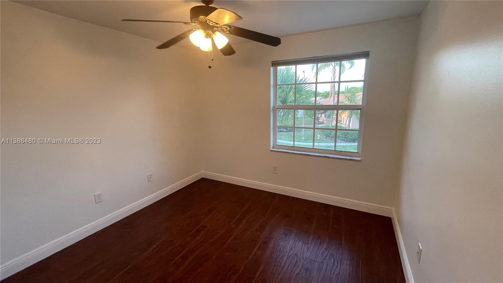 Listing Photo 9