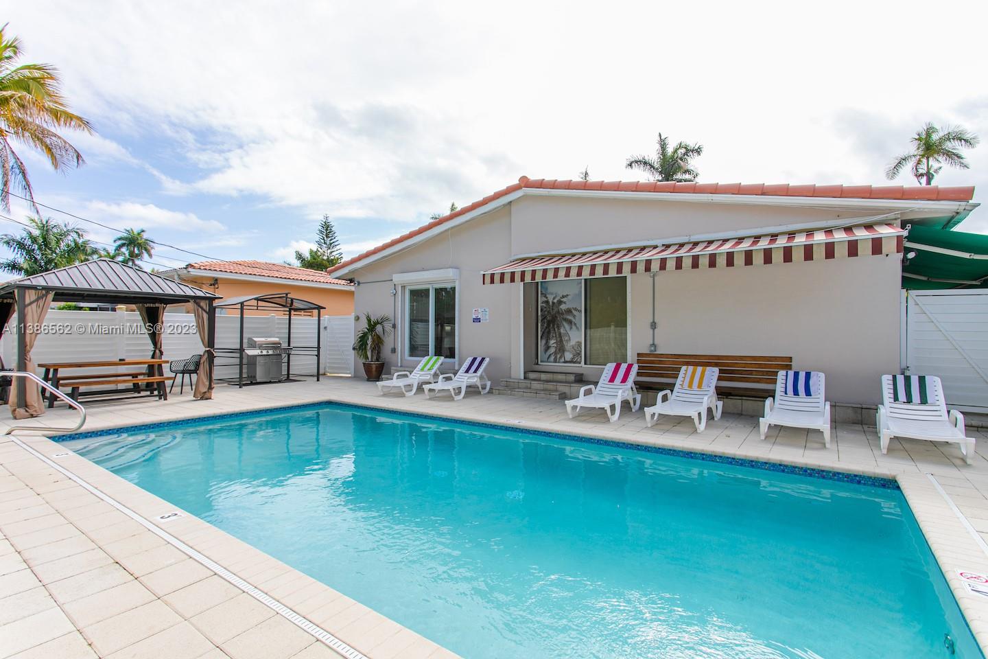 1045  Hollywood Blvd  For Sale A11386562, FL