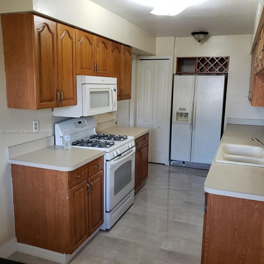 Listing Photo 12
