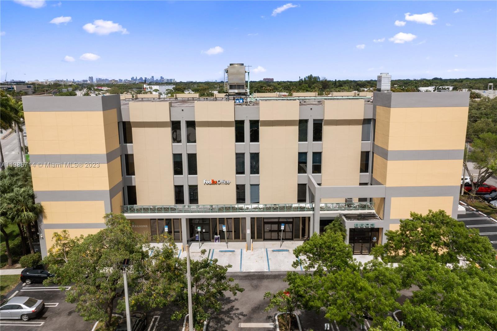 • 3,124 SF of retail space available
• Abundant parking on the property with spillage across the street
• Four (4) private offices and a large open area
• Kitchenette and storage room
• Excellent access to public transportation, main highways, and major retailers
• Fronting US 1 with 42,500 cars per day
• Across from Metrorail station “Dadeland North”
• 10.6 Miles to Miami International Airport (MIA)