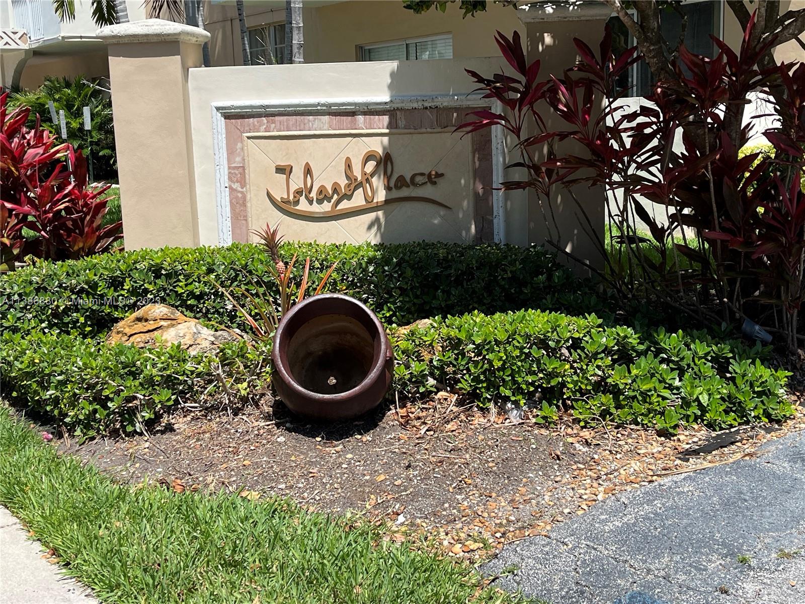 1455 N Treasure Dr #2H For Sale A11386880, FL