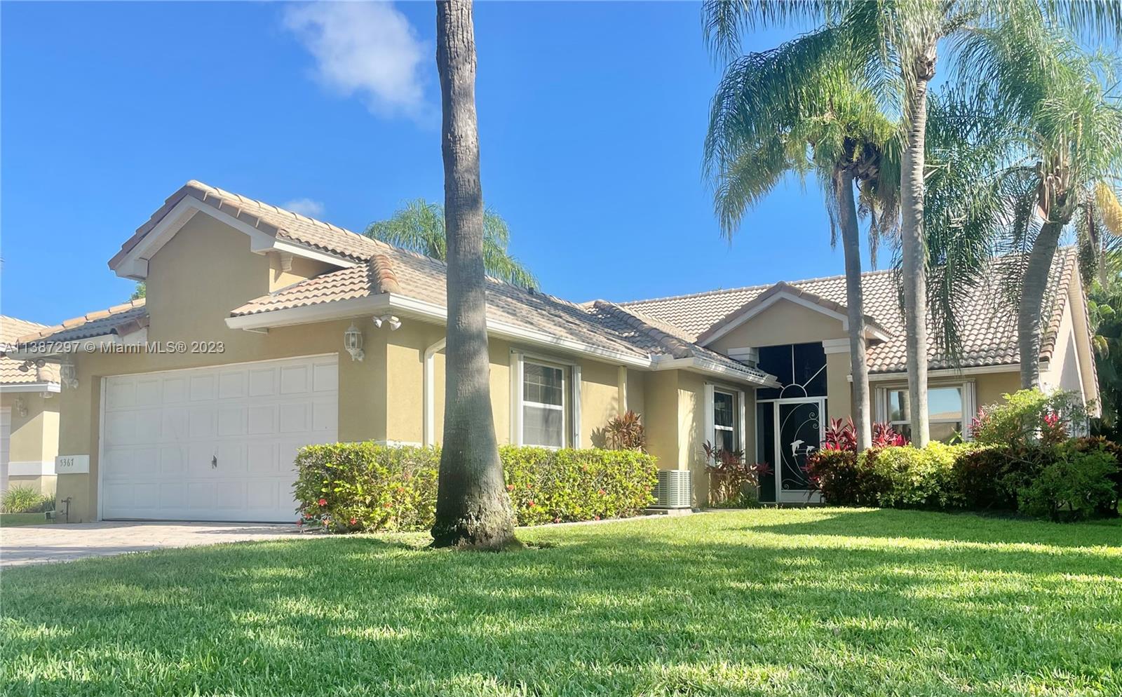 5367 Grande Palm Cir, Delray Beach, FL 33484
