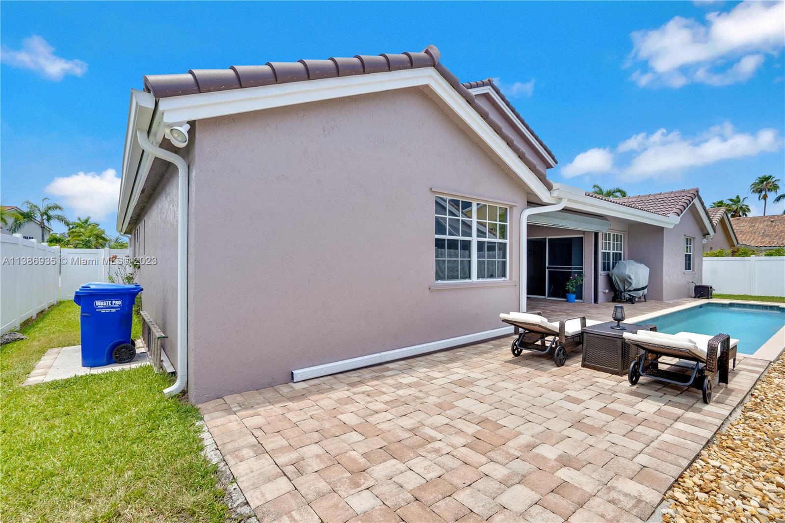 Listing Photo 8