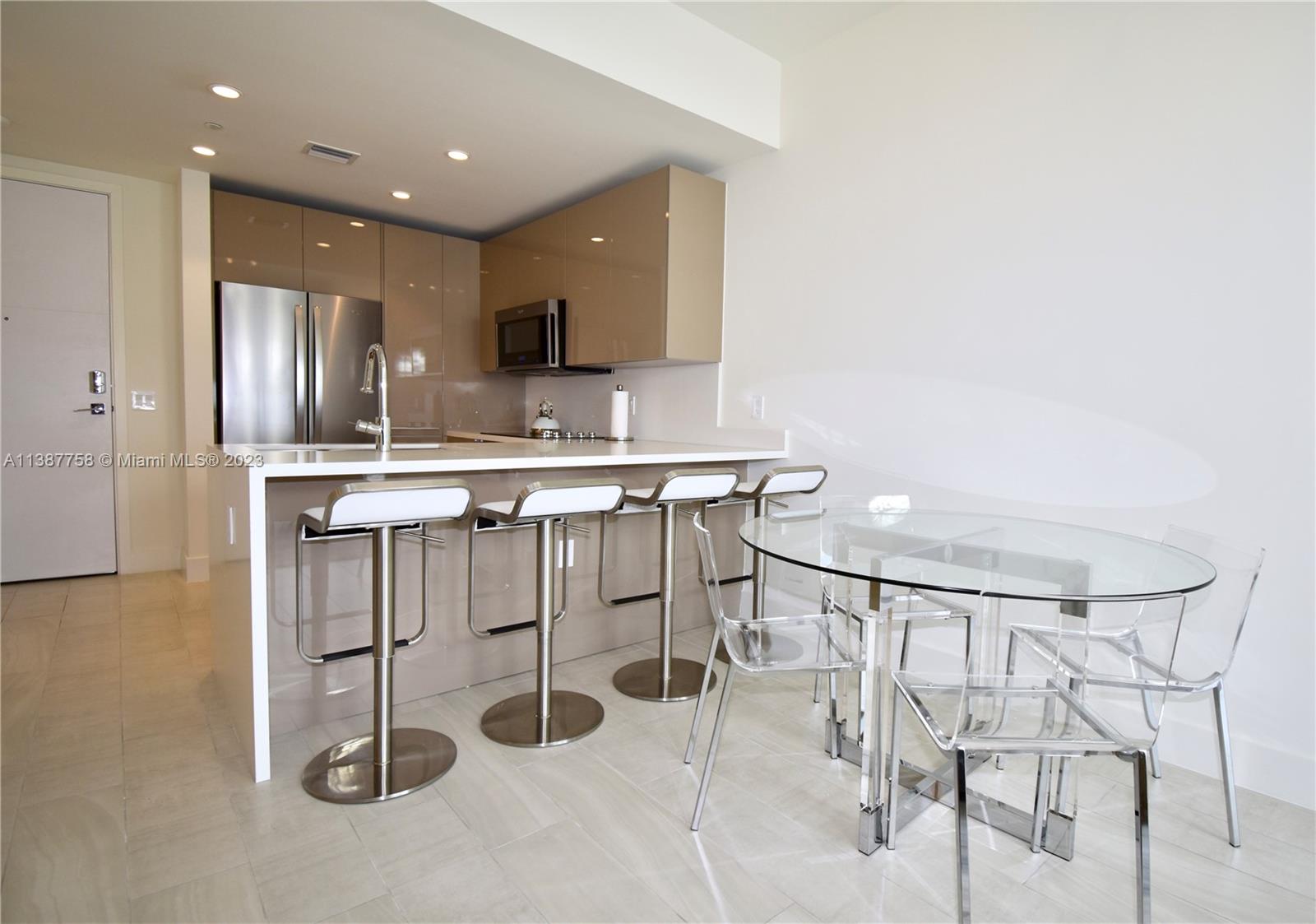 2000 Metropica Way 2008