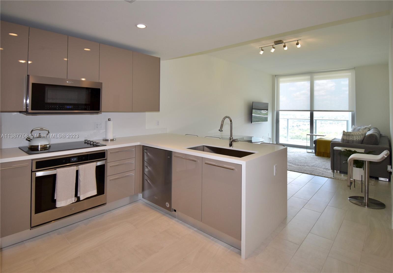 2000 Metropica Way 2008