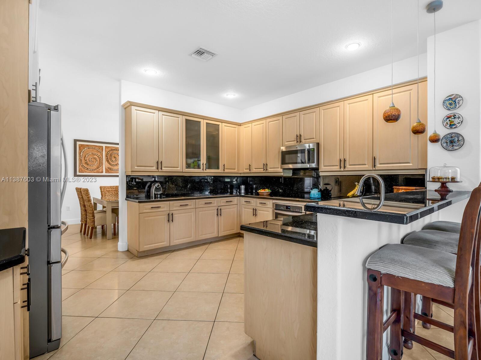 Listing Photo 11