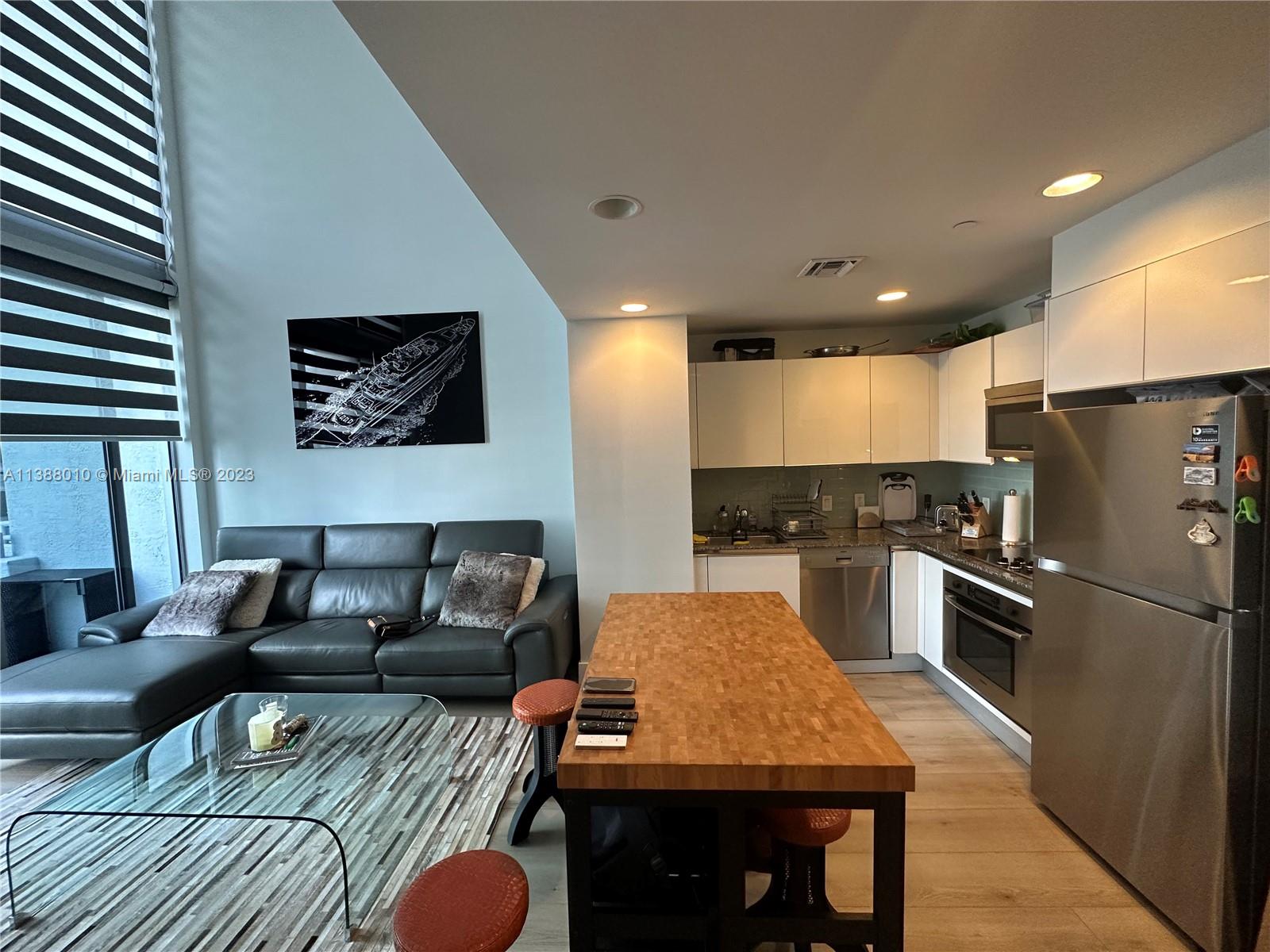 Stunning loft  in the heart of Brickell, One bedroom Plus Den and two complete bathrooms . High ceilings with floor to roof windows. The apartment comes with electric blinds, washer and dryer and huge balcony with city views. Amazing amenities gym, pool, party room and business center. Close to Brickell City Centre, Merry Brickell Village, Publix , restaurants, bars and more. 

Unit is available November 3rd and it also can be rented furnished.