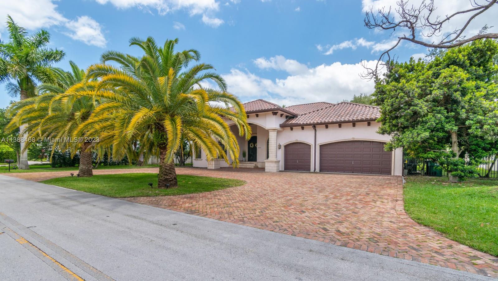 6874 SW 57th Ter  For Sale A11388468, FL