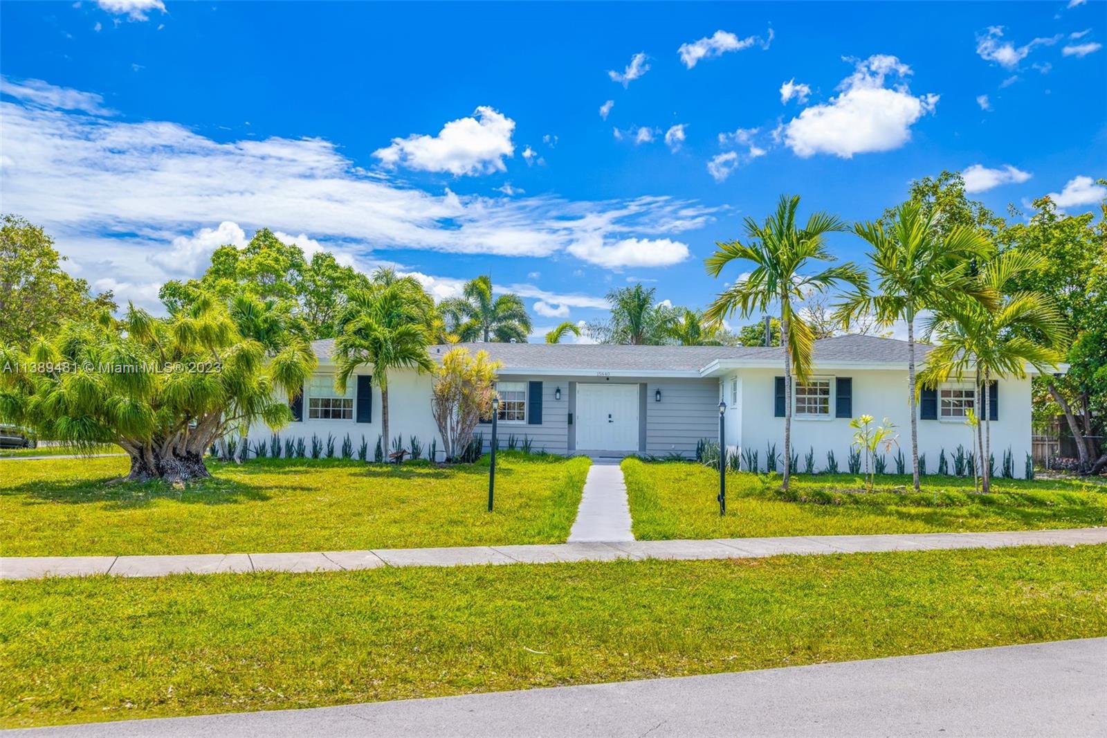 15840 SW 97th Ave  For Sale A11389481, FL