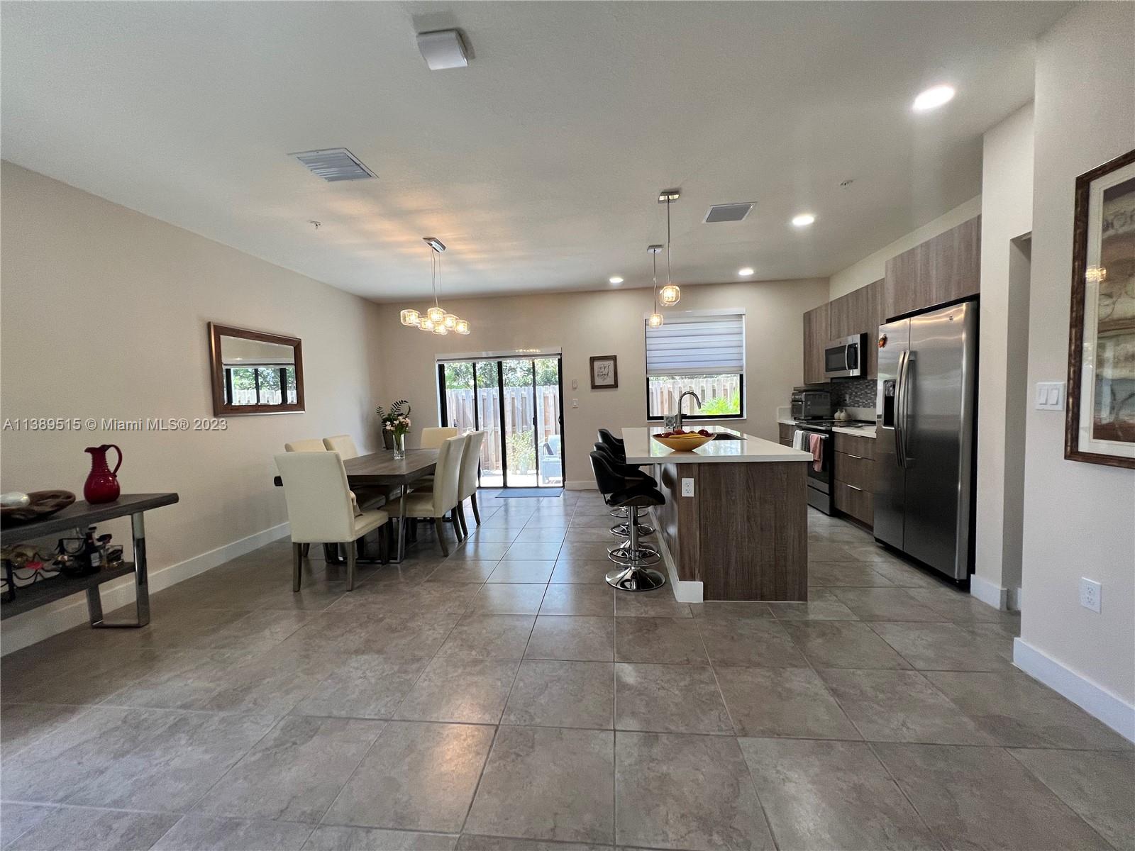 Photo 2 of Highland At Park Central Apt 1 in Doral - MLS A11389515
