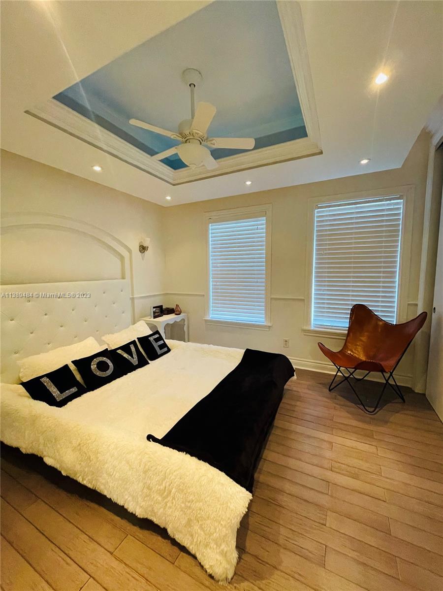 Listing Photo 11