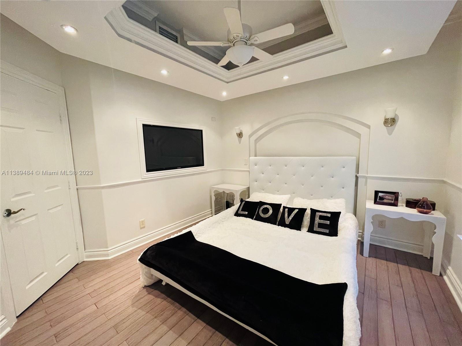 Listing Photo 12