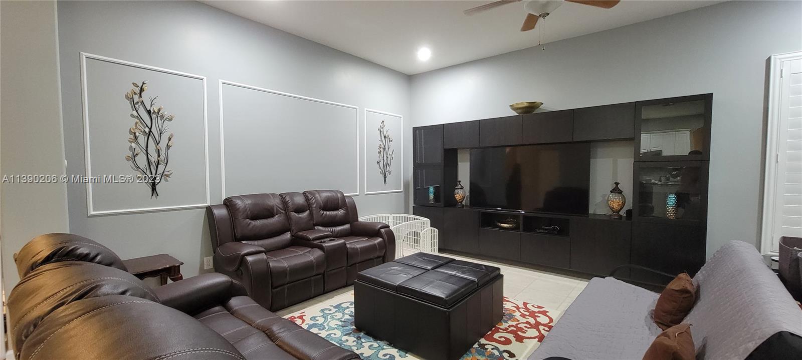 Listing Photo 12