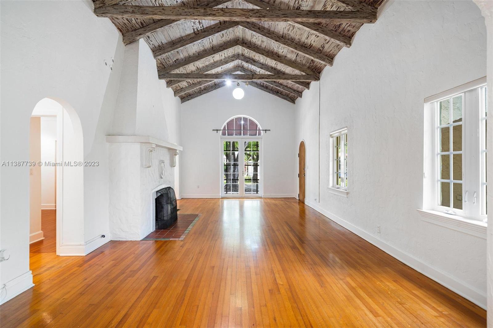 909 Roderigo Ave, Coral Gables, FL 33134