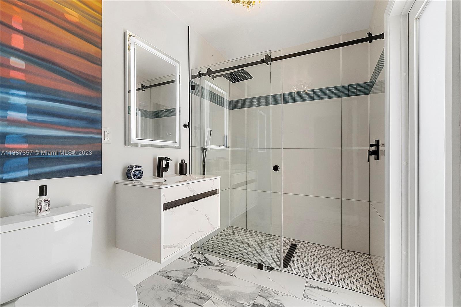 Cabana bathroom (3rd full bathroom)