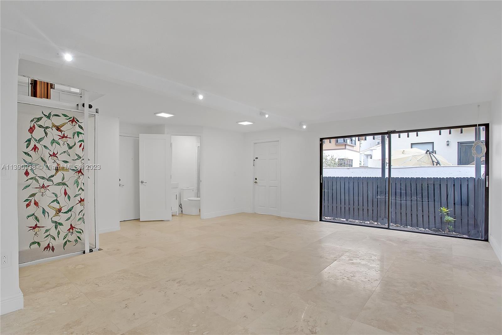 Listing Photo 11