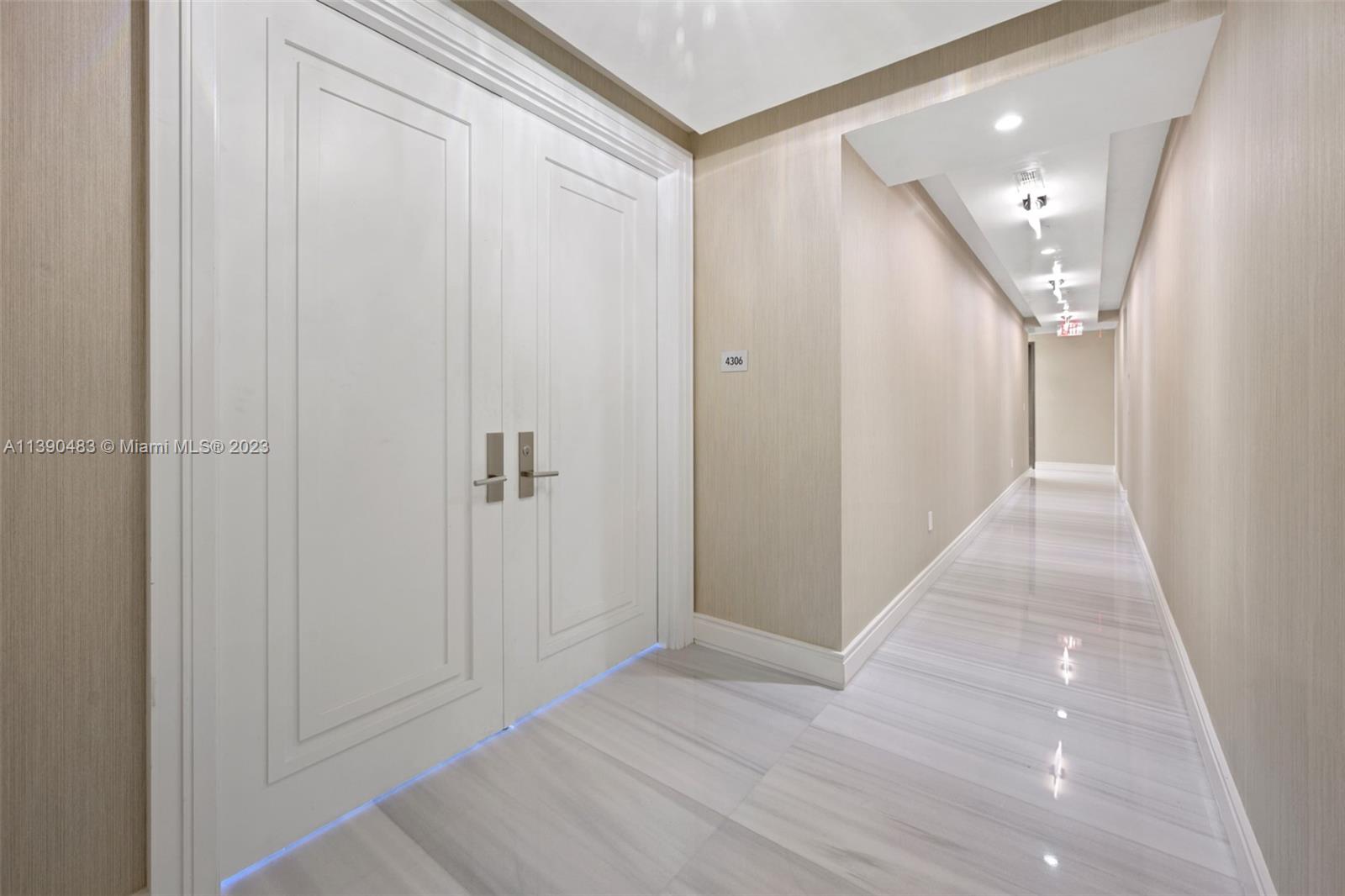 17901  Collins #4306 For Sale A11390483, FL
