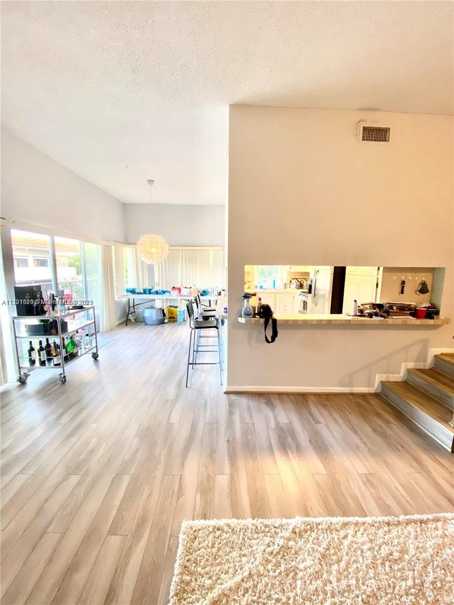 Photo 1 of Emerald Isles West Phase Apt 131 in Davie - MLS A11391089