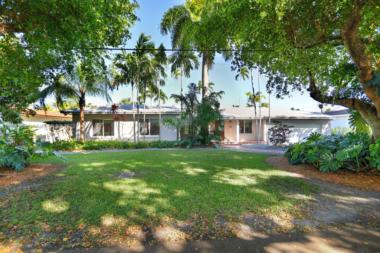Listing Image 704 Jeronimo Dr