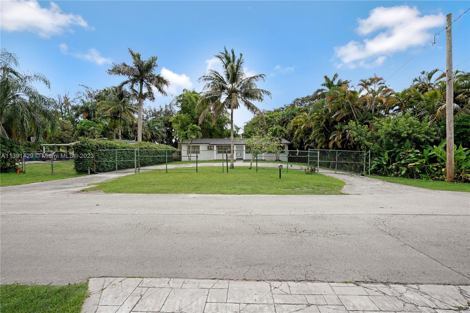 Listing Photo 28