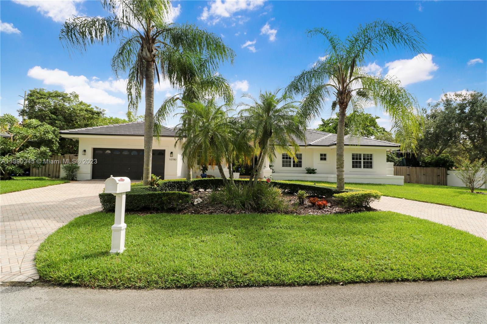 10780 SW 135th Ter  For Sale A11390345, FL