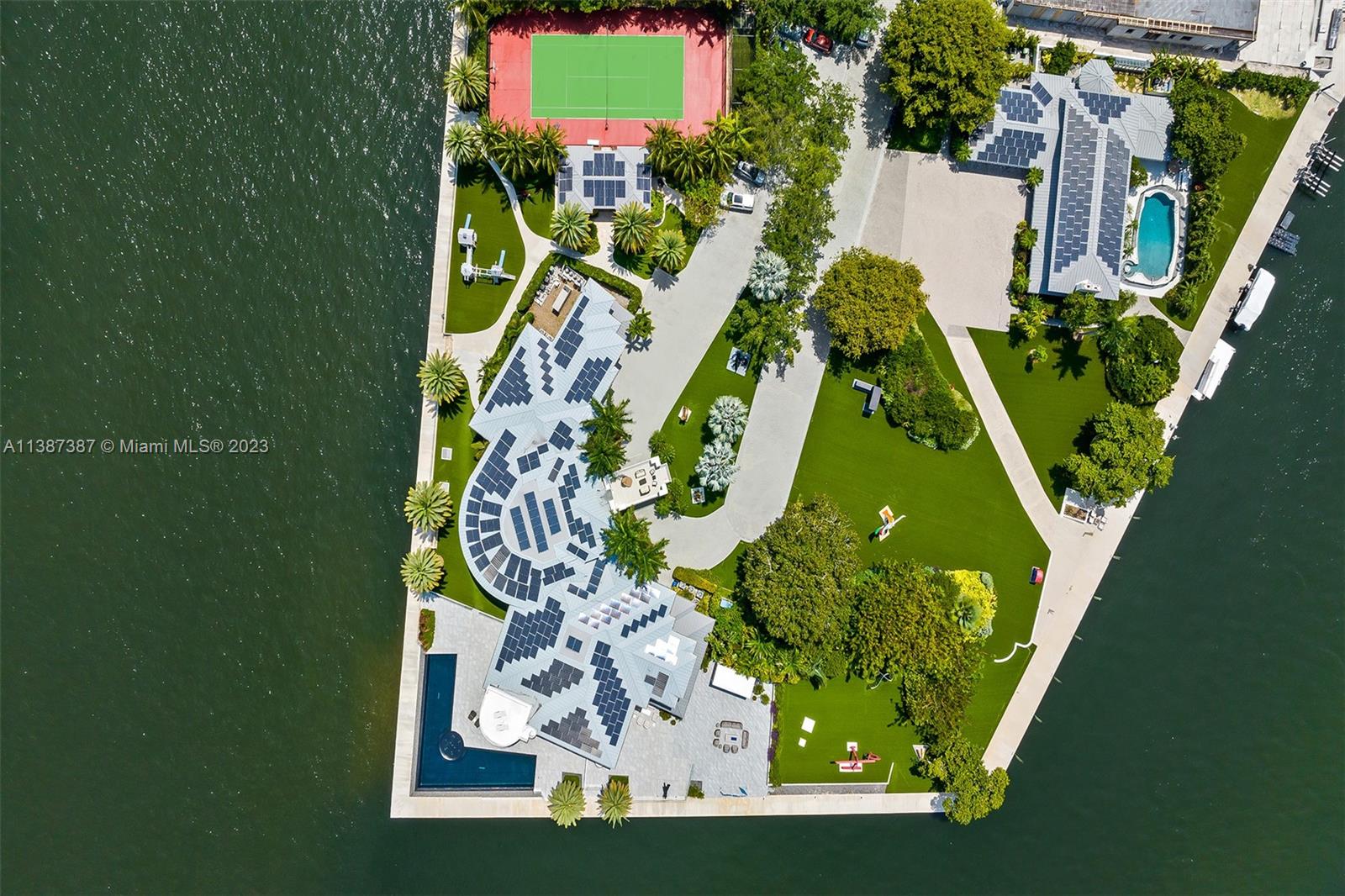 5  Harborage isle  For Sale A11387387, FL