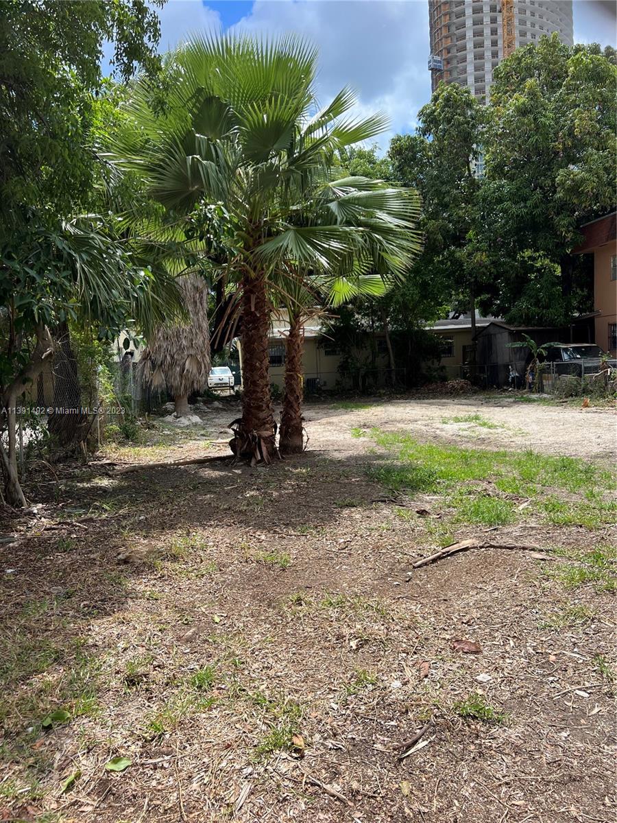 427 SW 4th Ave  For Sale A11391492, FL