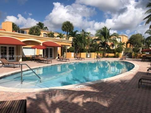 17911 NW 68th Ave M204, Hialeah, FL 33015