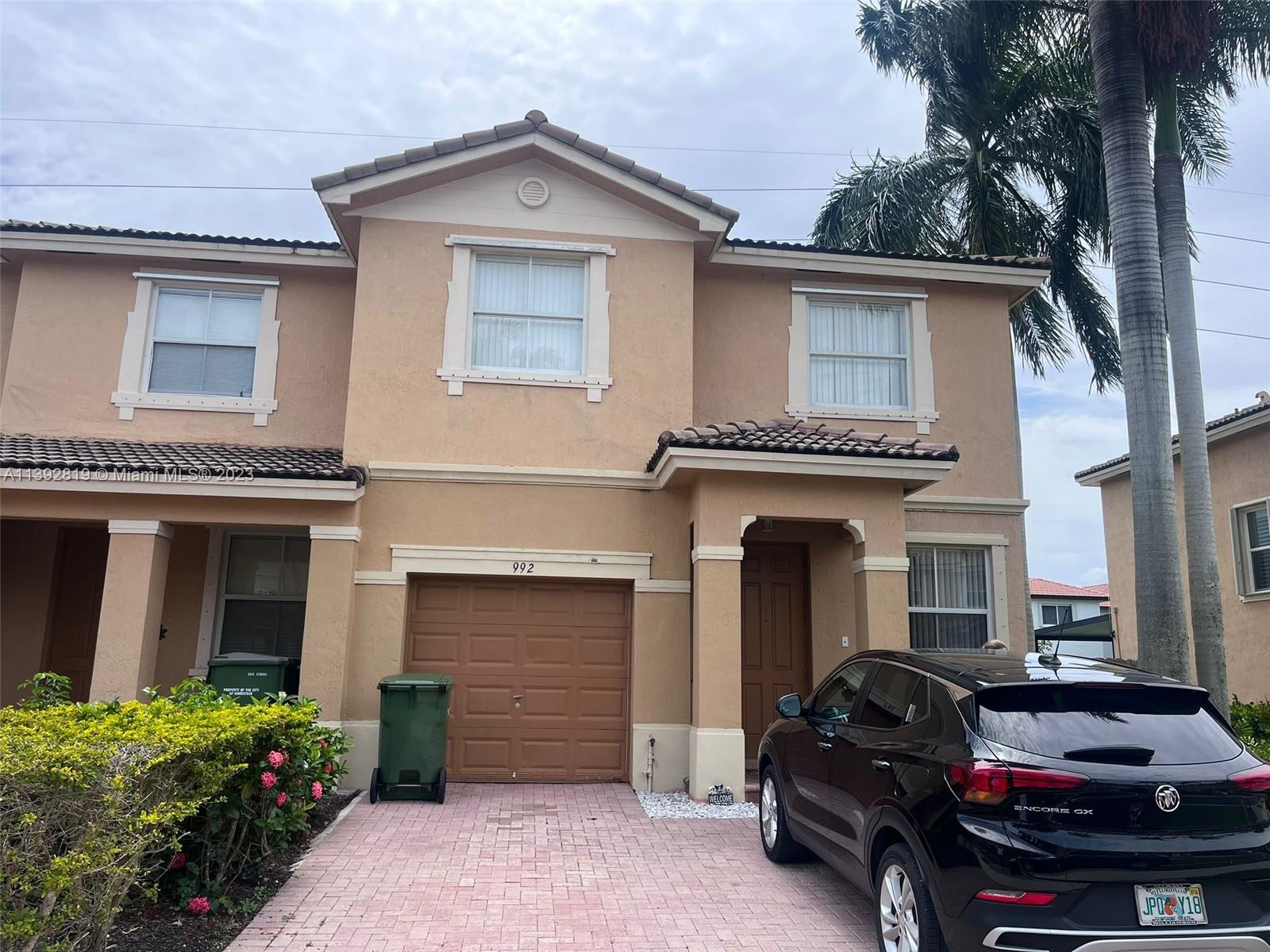 4/2 Townhouse in a gate community with garage fenced backyard. Nicely landscaped. Great for investor. Contact listing office to showing. property is tenant occupied with contract until 06/30/2024, The current tenant rent is $2,400.00.