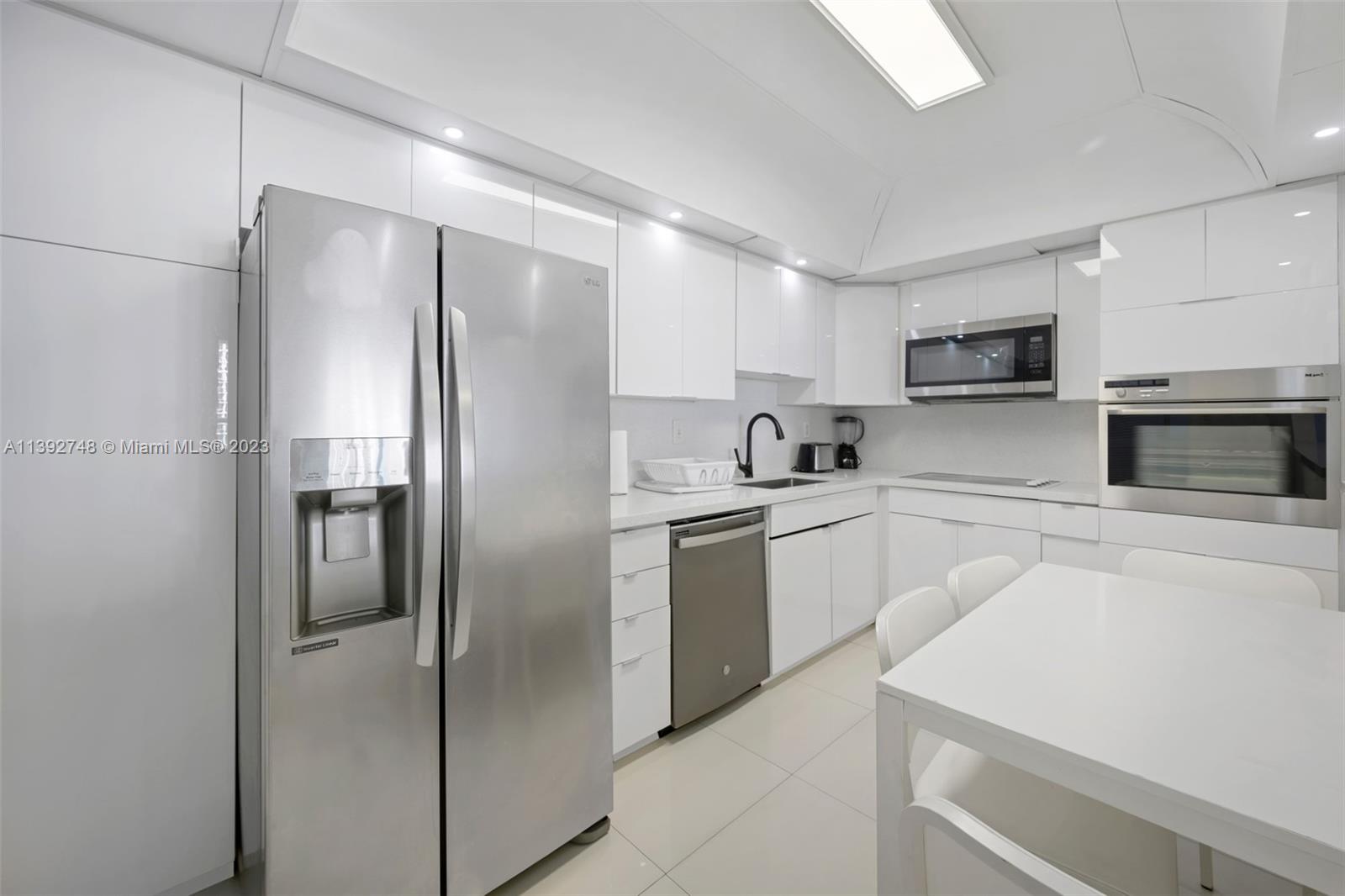 Listing Photo 11