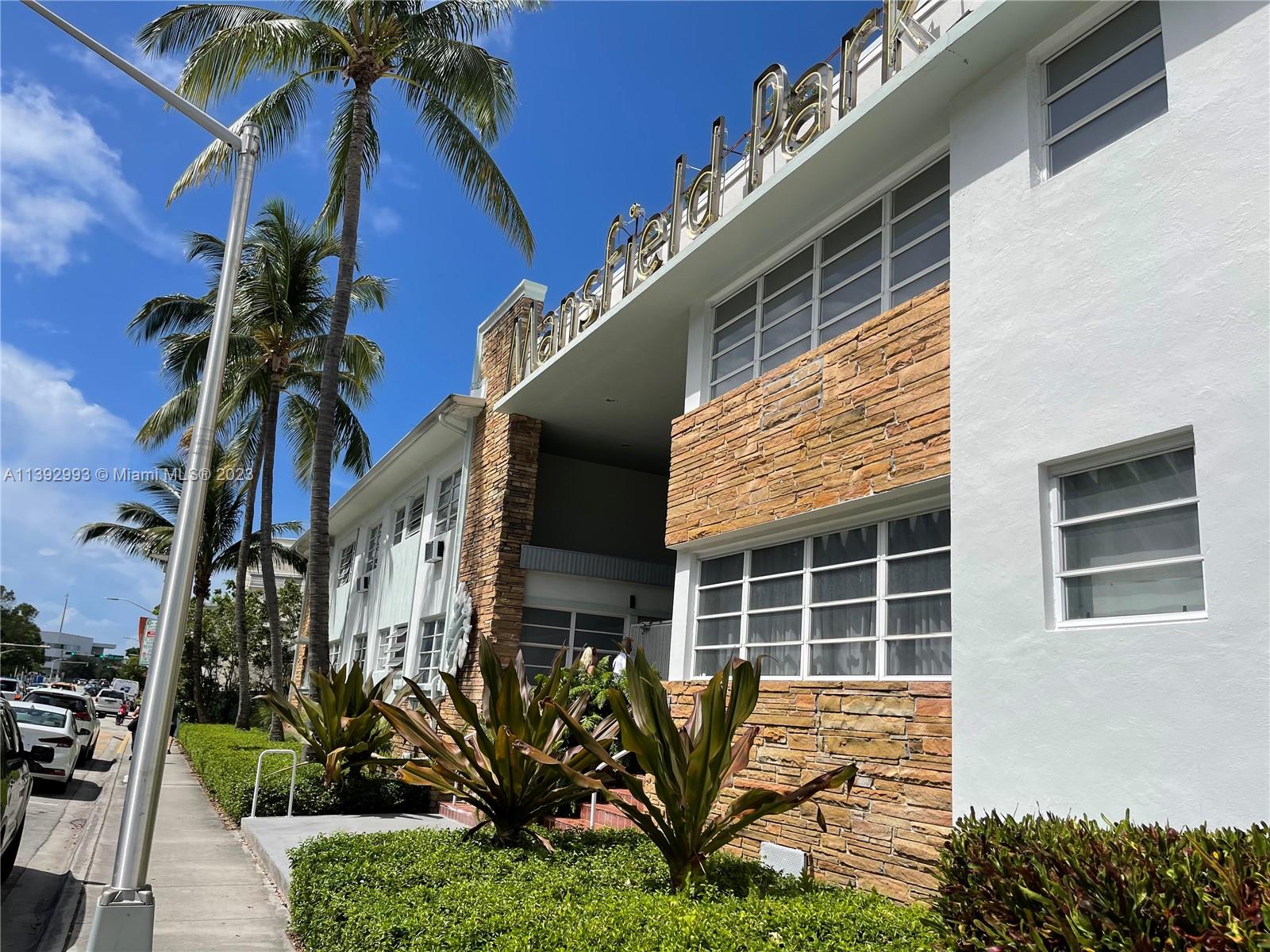 1925  Washington Ave #8 For Sale A11392993, FL