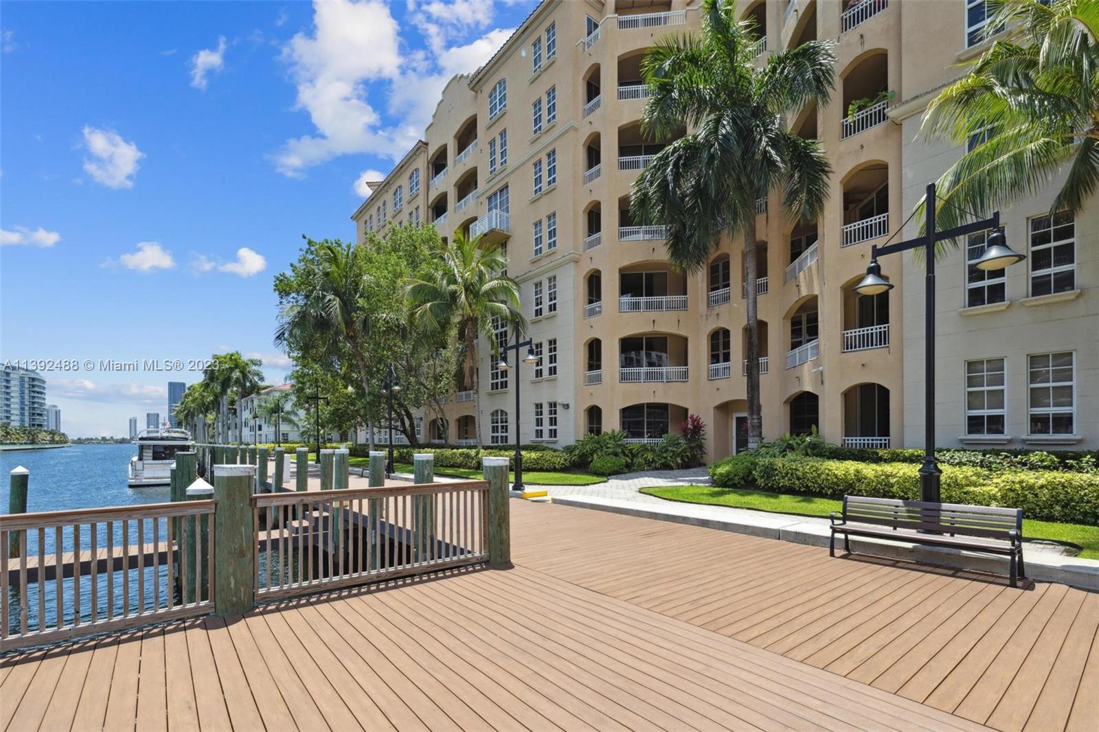 3001 NE 185th St 707, Aventura, FL 33180