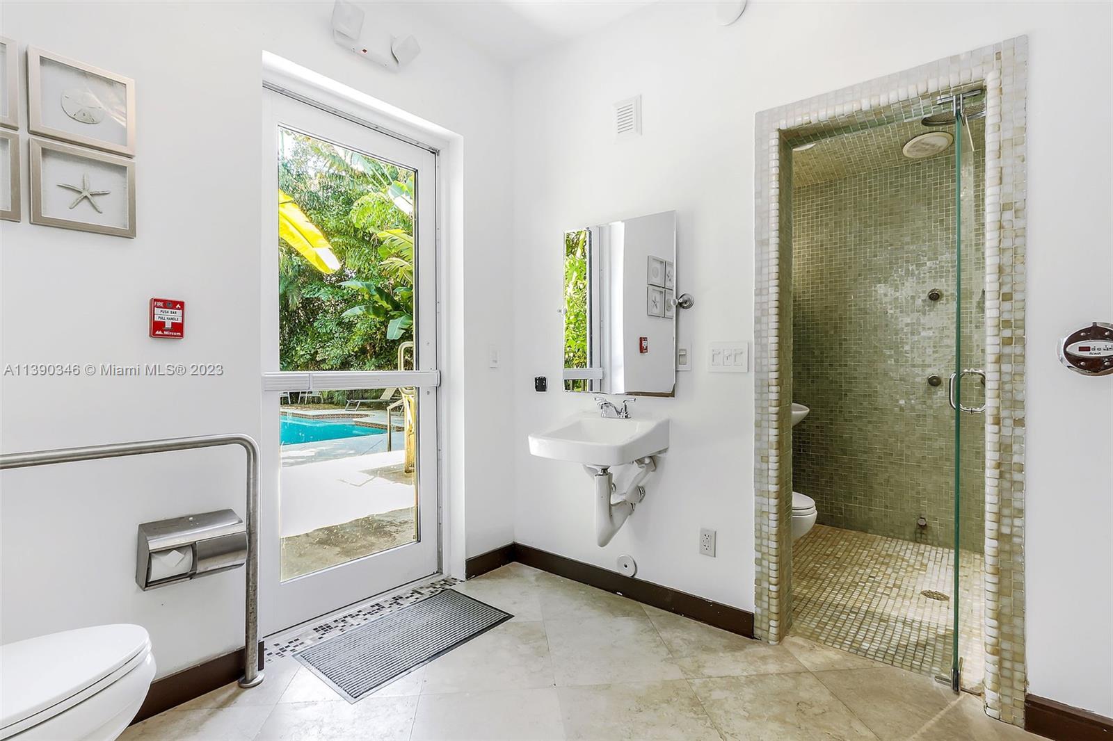 Listing Photo 11