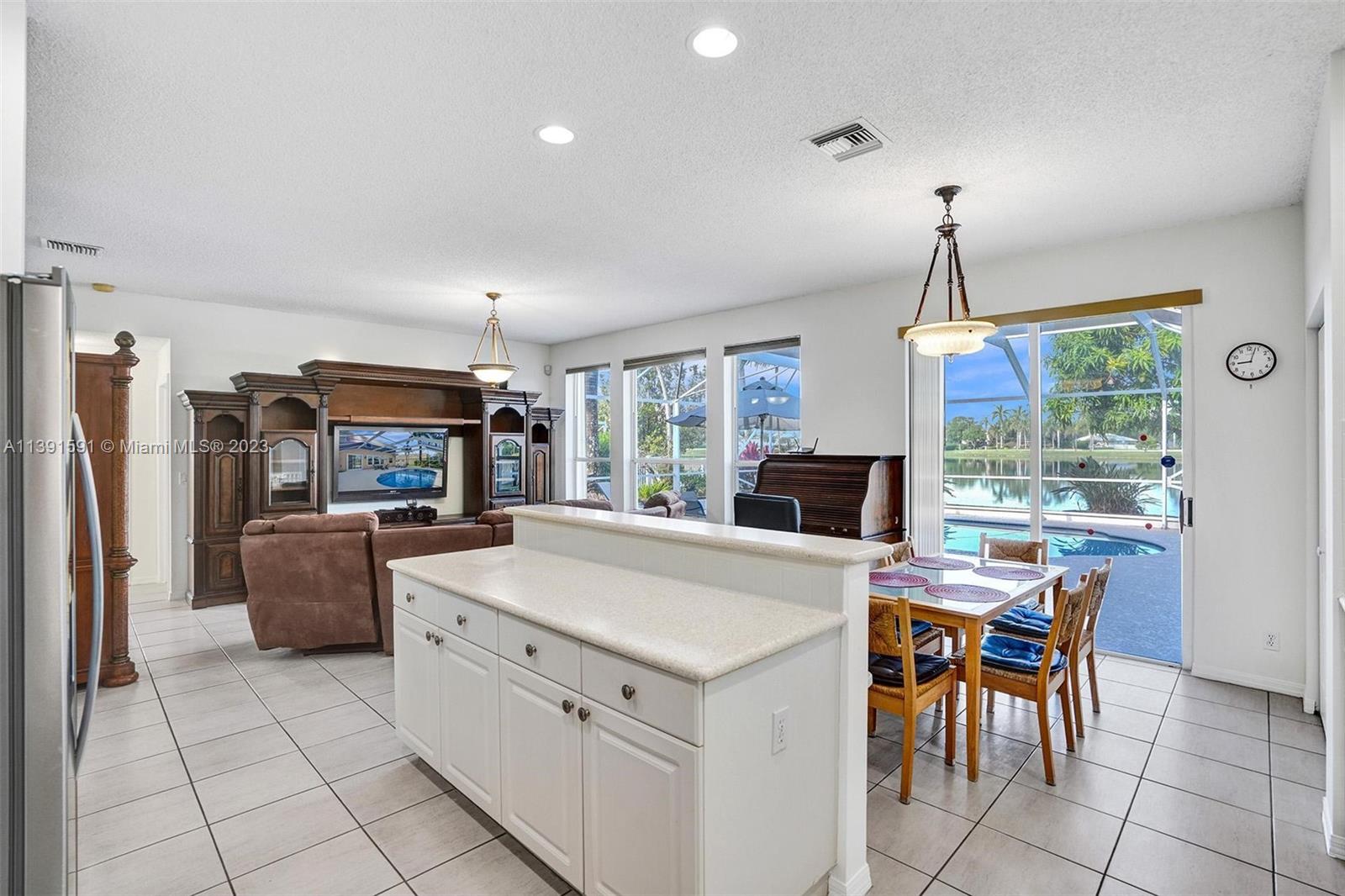 Listing Photo 11