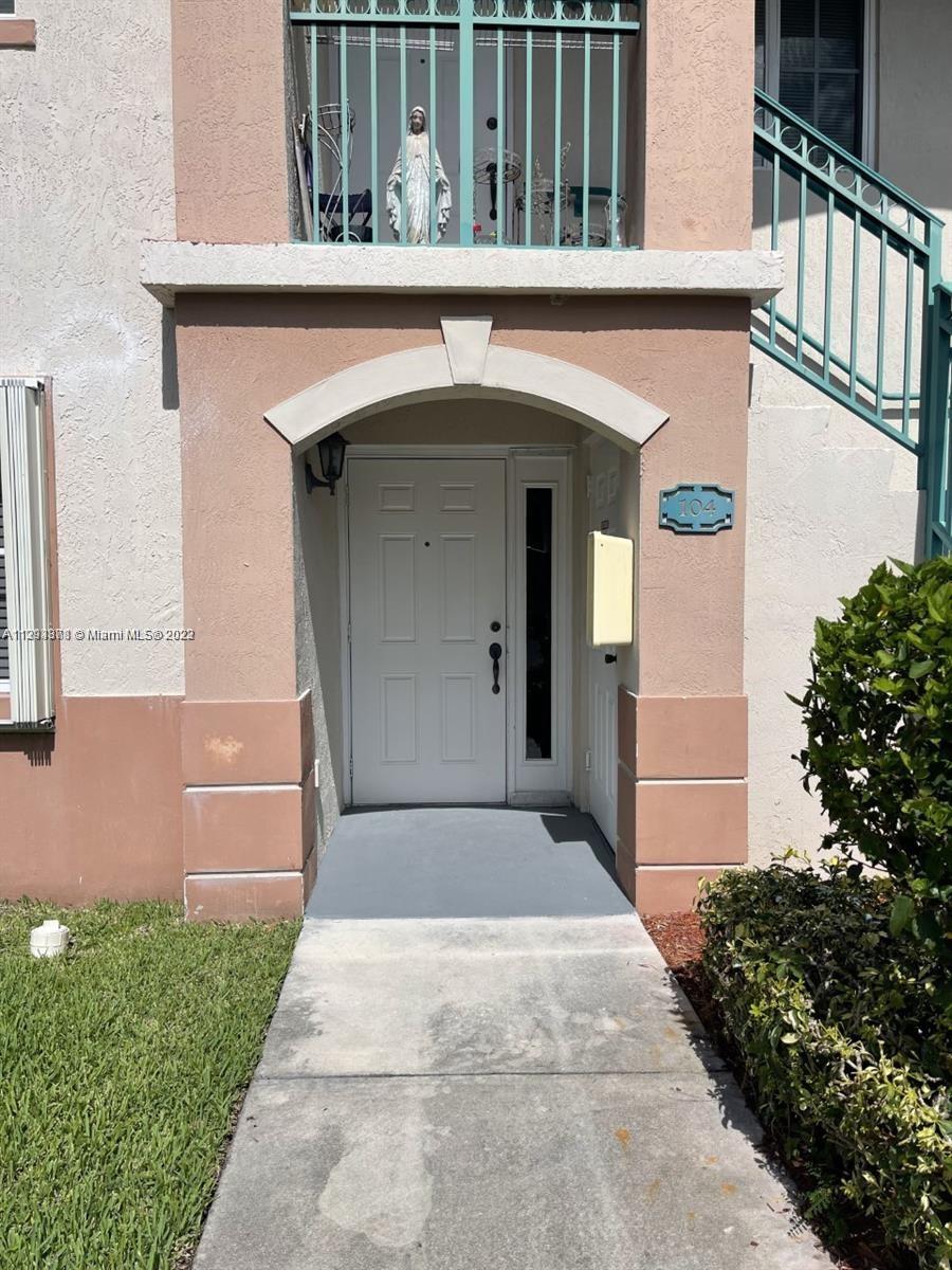 Beautiful Gate Community Venetia Gardens South. Very spacious first floor 2 bedroom, 2 bathroom property. It features tile floors throughout the whole property and comes with a washer/dryer inside the unit. It also has access to a community pool, BBQ area, lakes, walking trail and etc. It is conveniently located close to the Florida Keys, Homestead Baptist Hospital, Florida Keys Outlet Mall, major restaurants and Florida Turnpike.