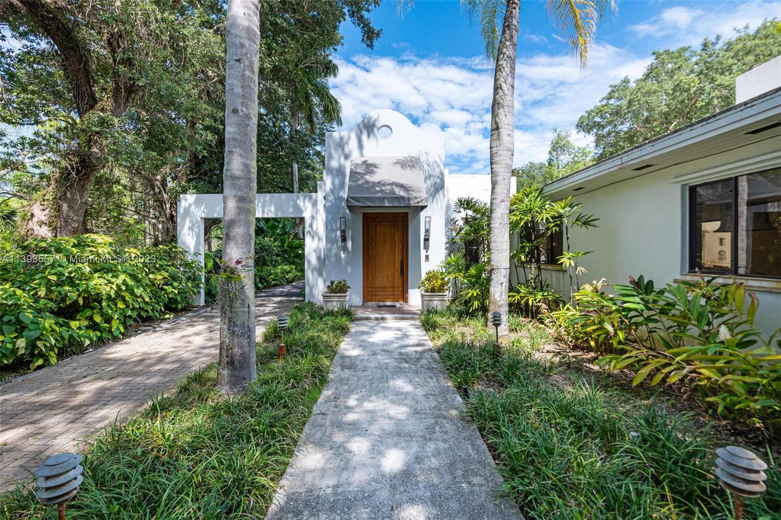 5465  Banyan Trl  For Sale A11393557, FL